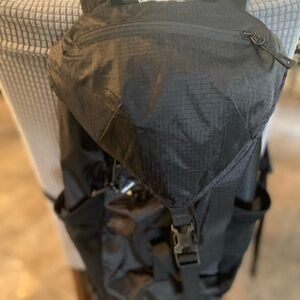 REI lightweight backpack black “flash 22”